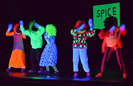 zukins selb schwarzlichttheater