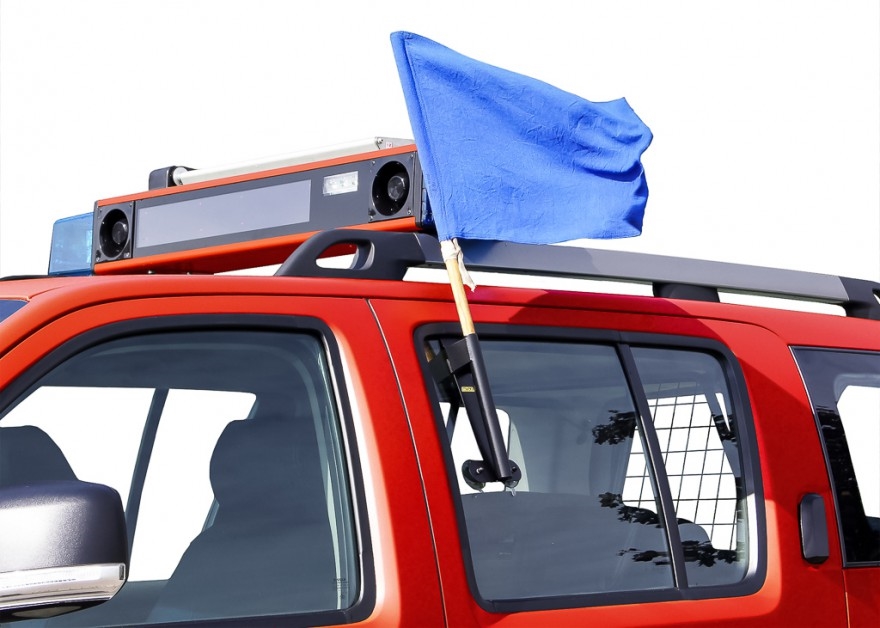 beflaggtes Kontingentfahrzeug