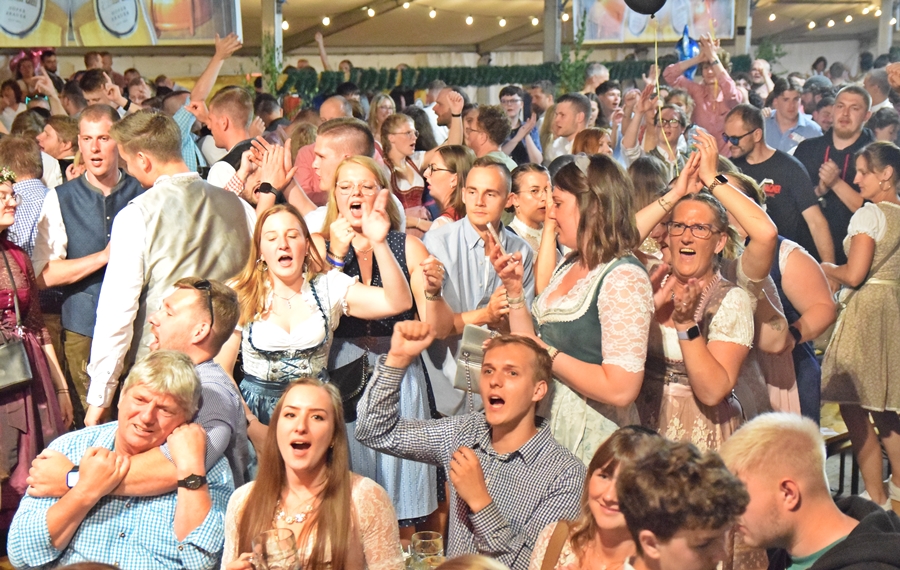 wiesenfest selb samstag 08246