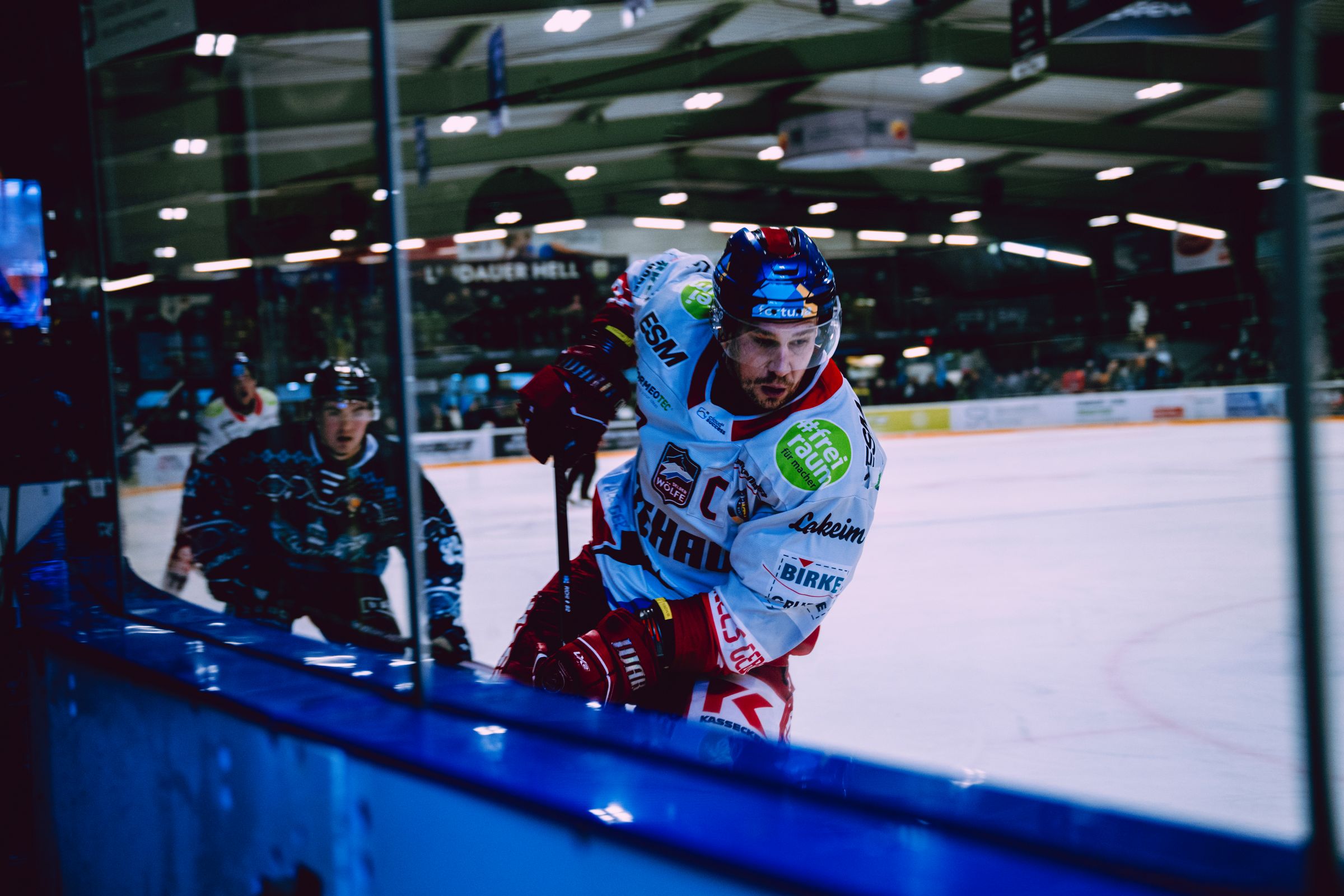 251214 LIN SEL JH 9361