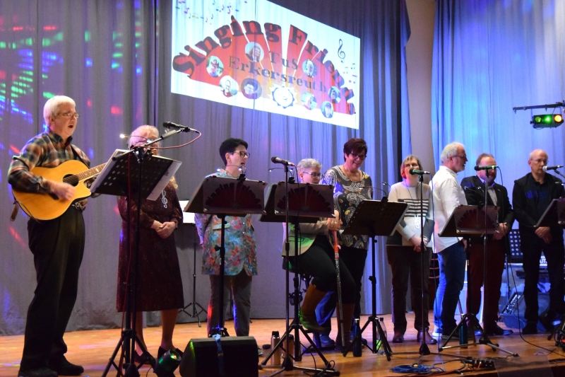 singing friends 11253